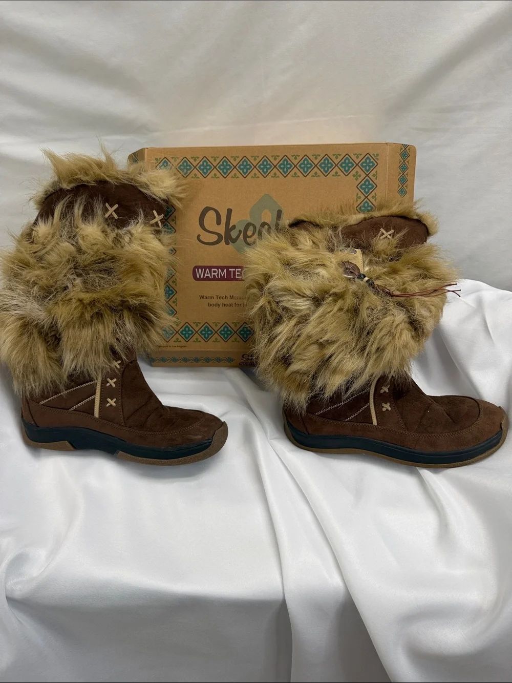Skechers Women's Brown Faux-Fur Trim Moccasin Boots